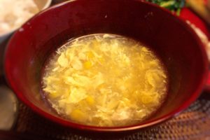 とうもろこしのコーン缶と卵で作る「中華風コーンスープ」