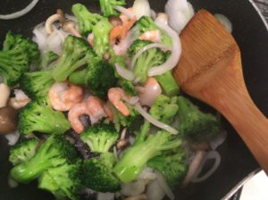【料理】生協（コープ）のミールキット「海老とごろごろブロッコリーの中華炒め」を作ってみた！
